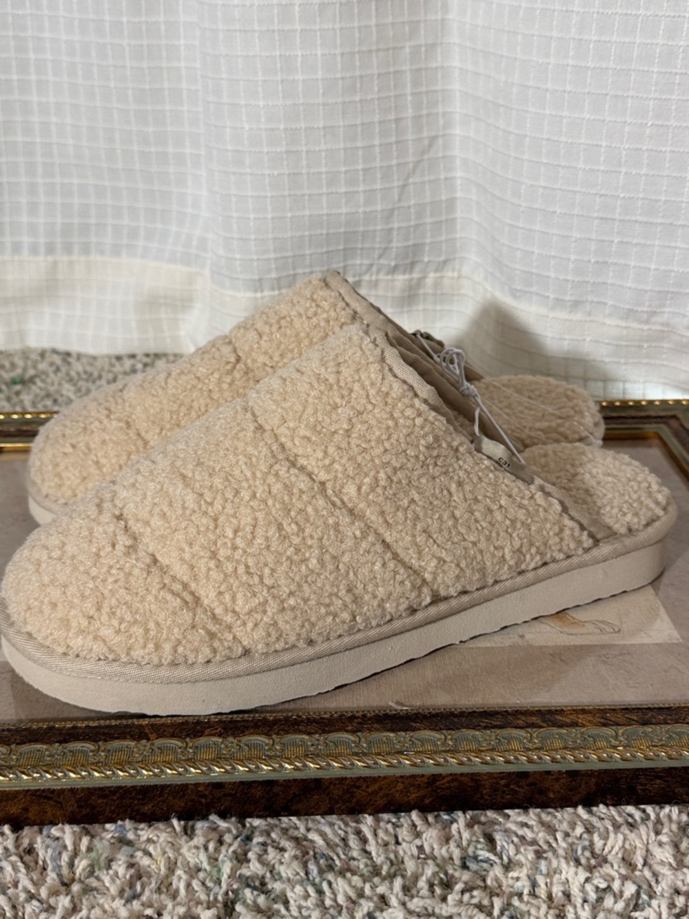 BearPaw Cream Sherpa fuzzy Slip-On slippers XL 11 12 women’s Teddy Bear Agatha
